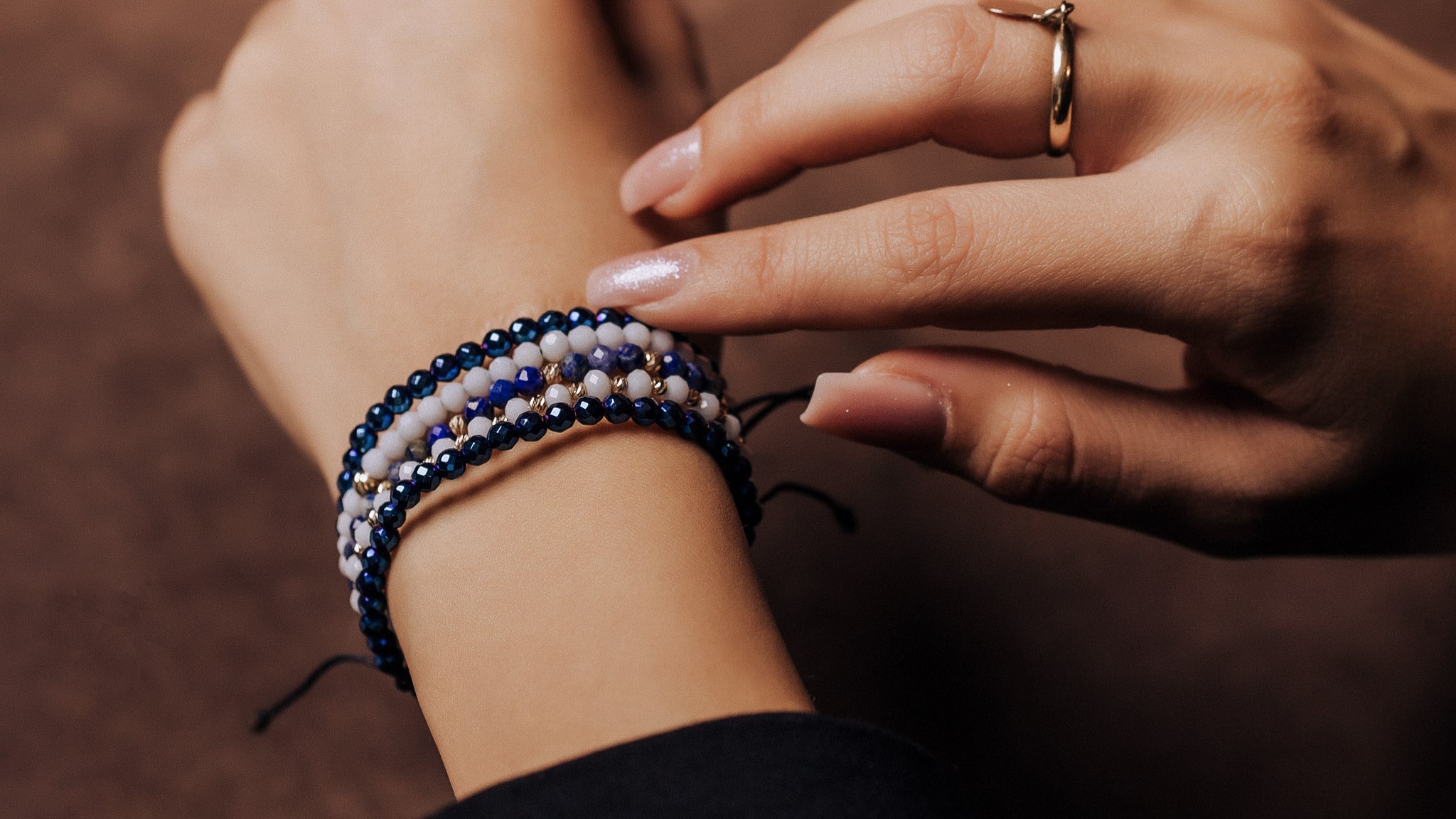 Bratara Pardo realizata cu snur si pietre semipretioase Lapis Lazuli Albastru Fatetat de 4 mm si sfere striate din Aur 585 de 14 Karate - imagine 6